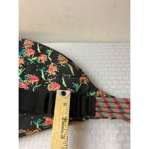 Kavu bag fire cracker big rope crossbody 20"x11" - Picture 7 of 9